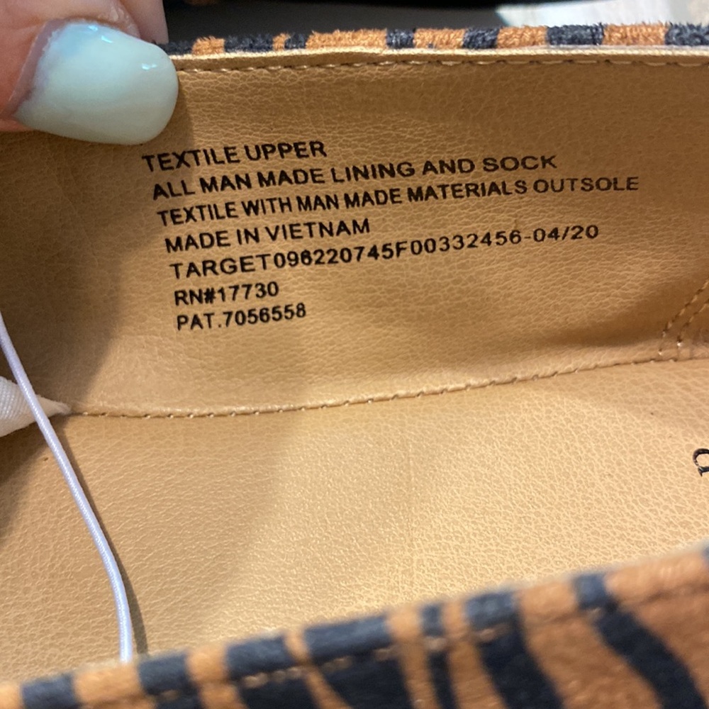 A new day - light brown/Micah tiger print flats with memory foam cushioning - Picture 5 of 10